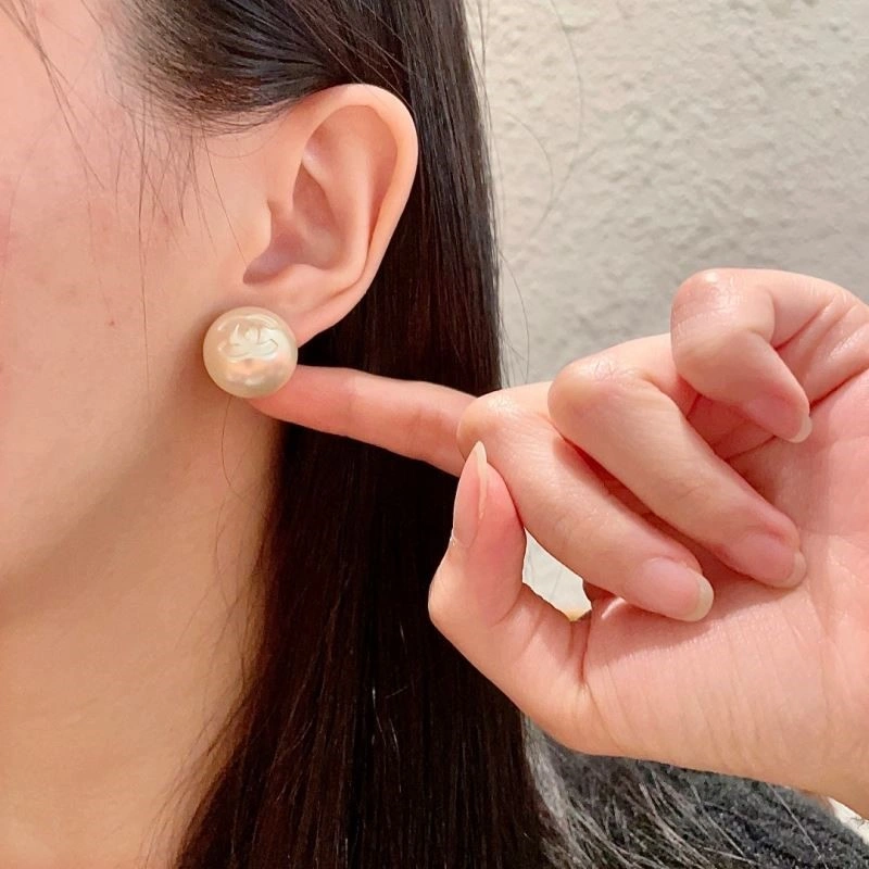 Breathable Chanel Earrings 221623