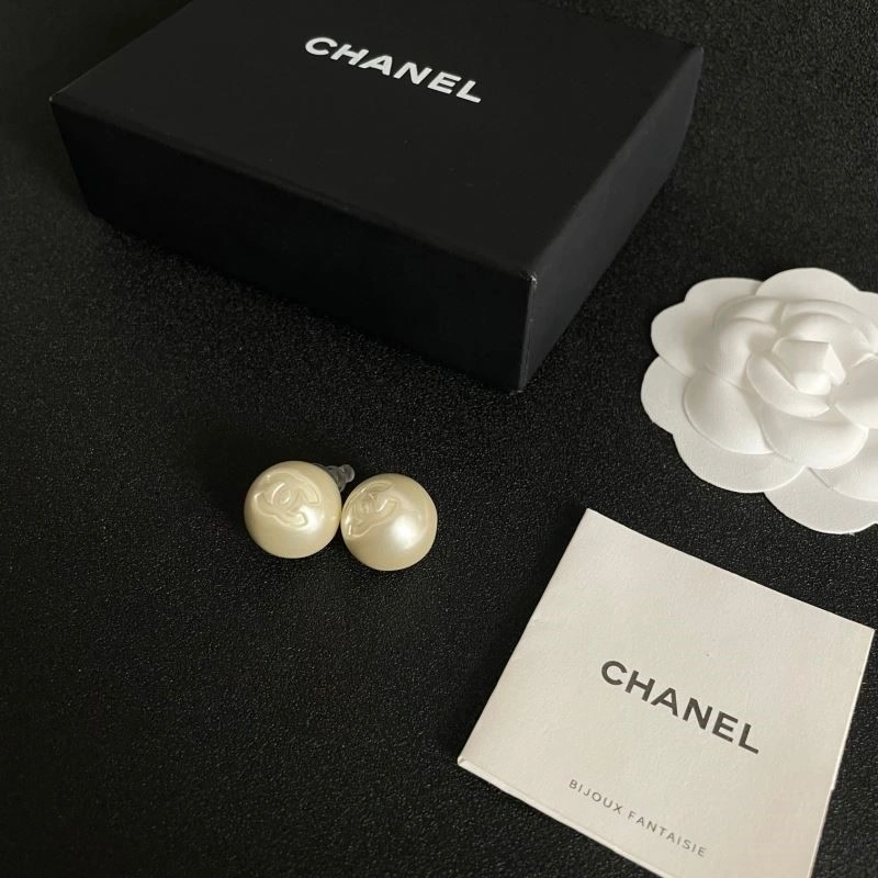 Breathable Chanel Earrings 221623