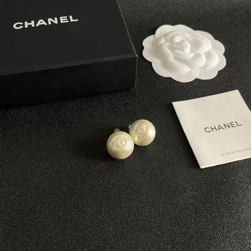Breathable Chanel Earrings 221623