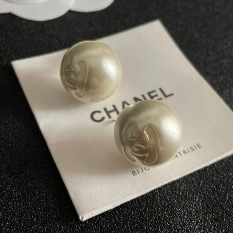 Breathable Chanel Earrings 221623