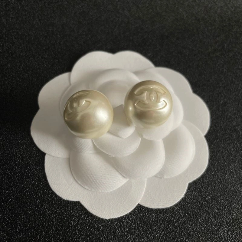 Breathable Chanel Earrings 221623