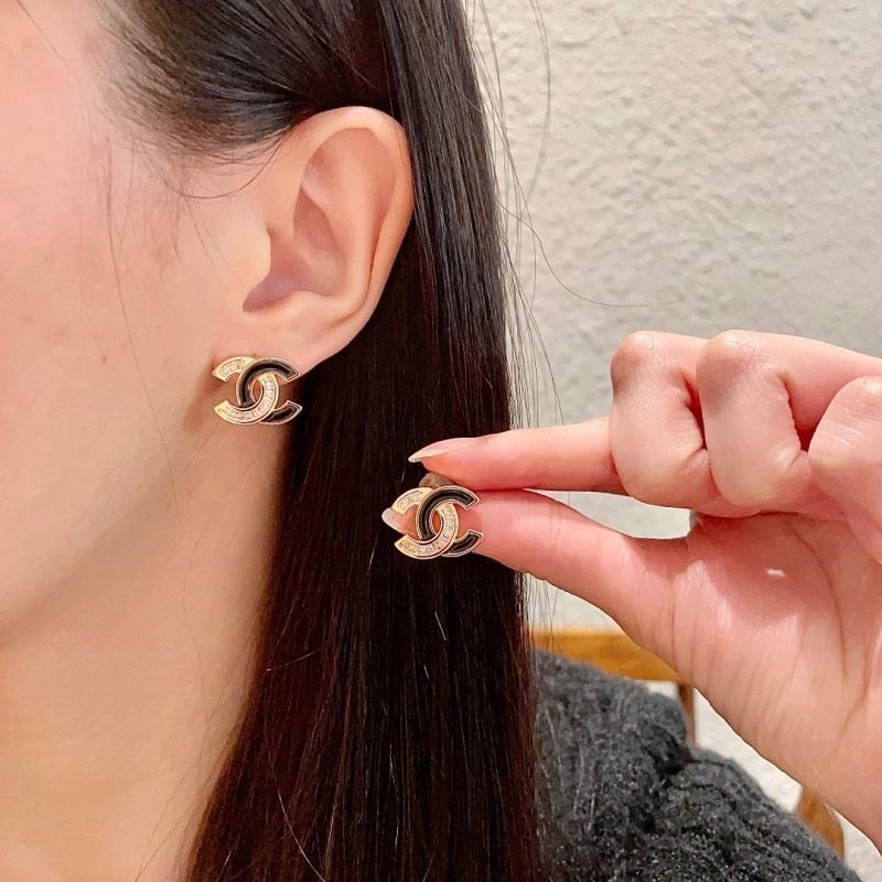 Fashionable Chanel Earrings 221619