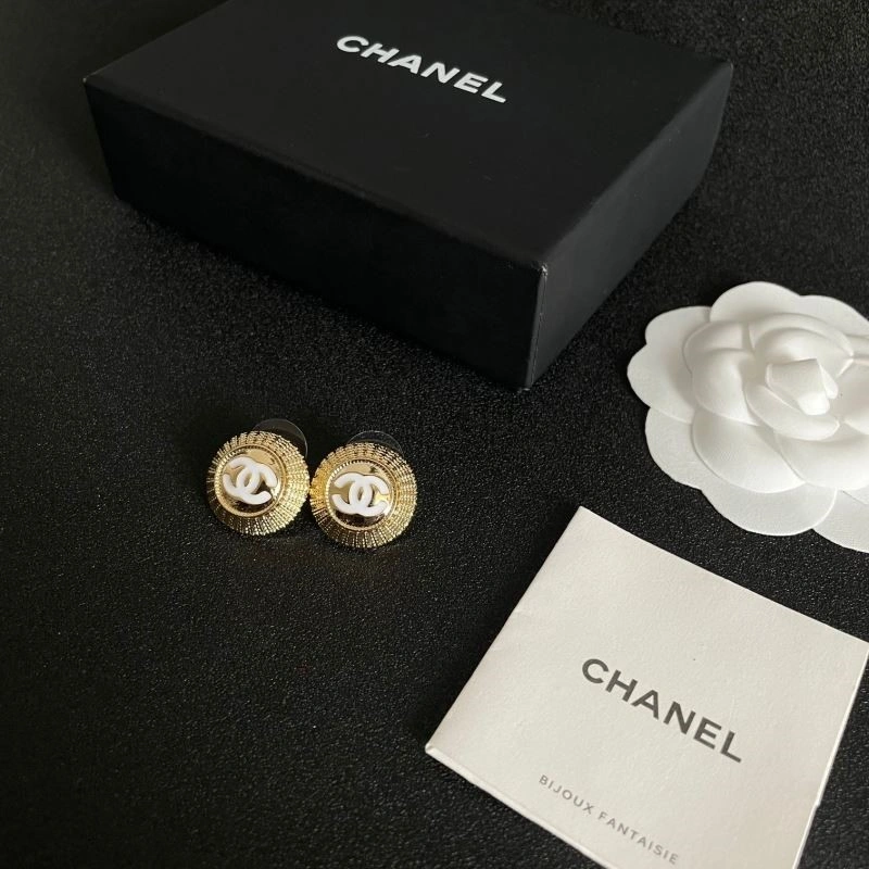 Chanel Earrings Packable 221581