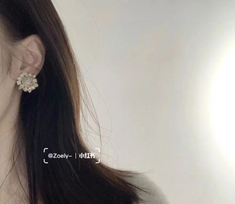 Chanel Earrings Trendsetting 221577