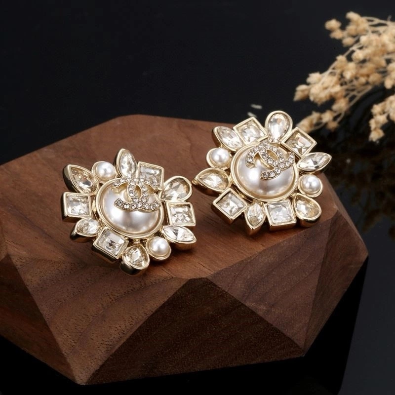 Chanel Earrings Trendsetting 221577