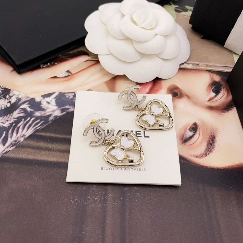Chanel Earrings Compact 221641