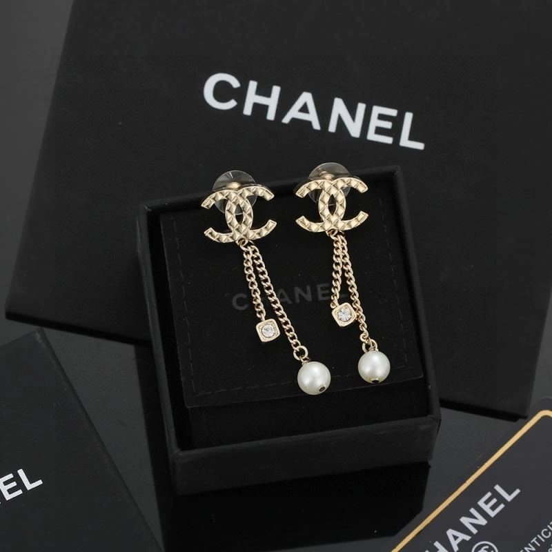 Comfortable Chanel Earrings 221552