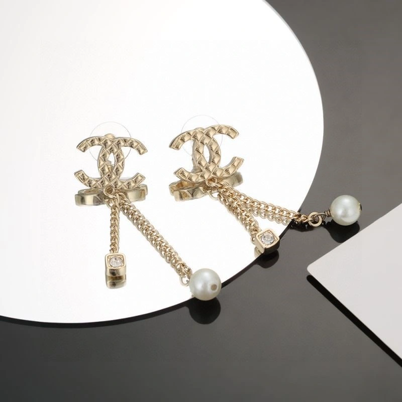 Comfortable Chanel Earrings 221552