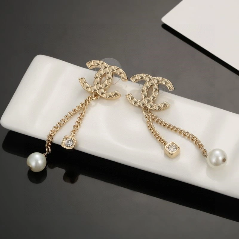 Comfortable Chanel Earrings 221552
