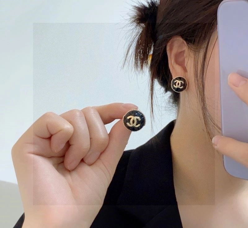 Chanel Earrings Comfortable 221511