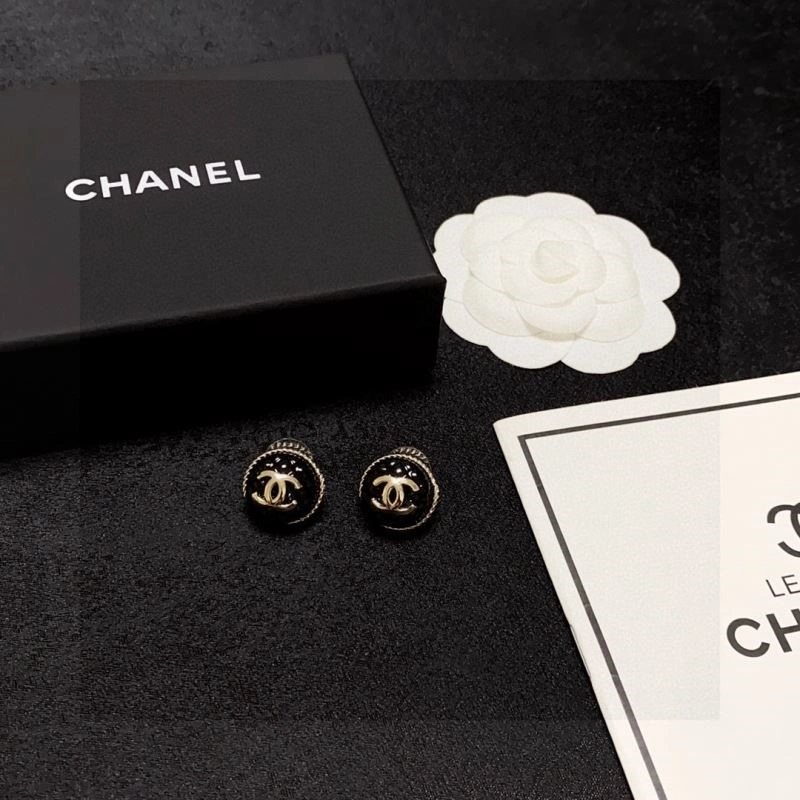 Chanel Earrings Comfortable 221511