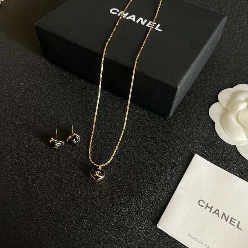 Chanel Earrings Trendsetting 221512