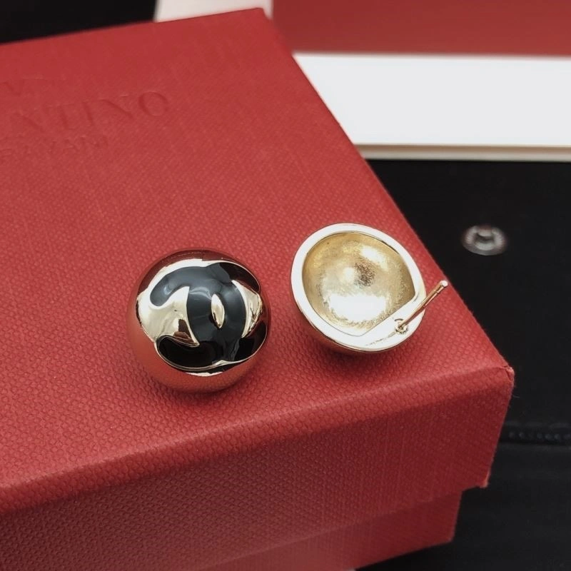 Chanel Earrings Snug 221480