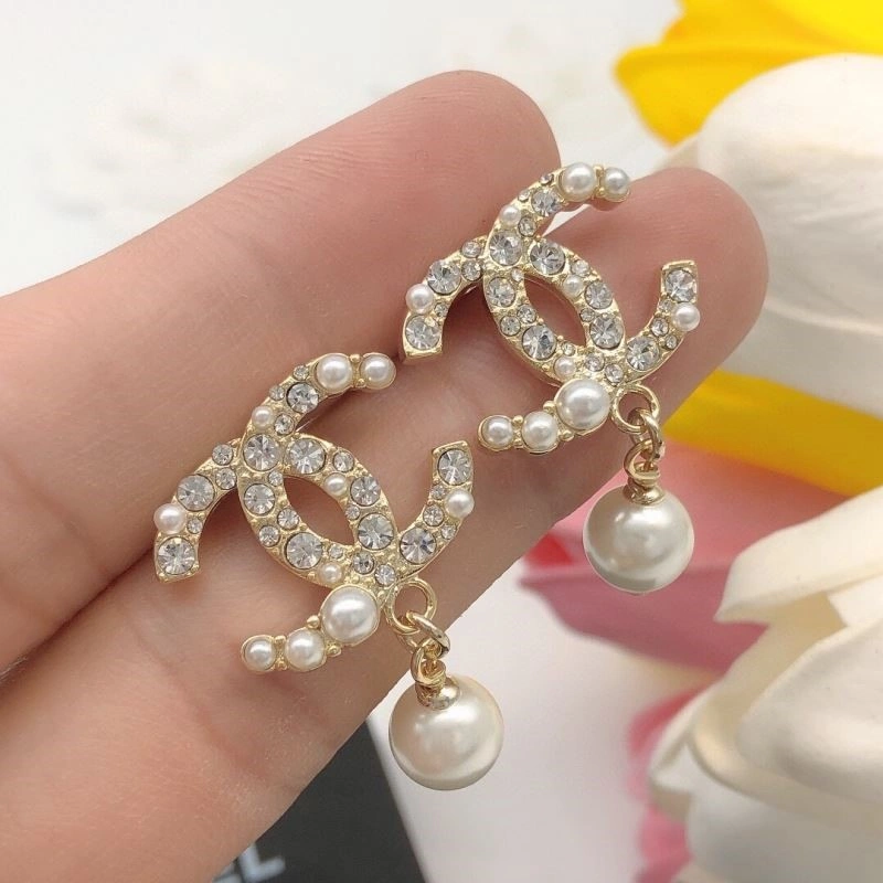 Chanel Earrings Comfortable 221505