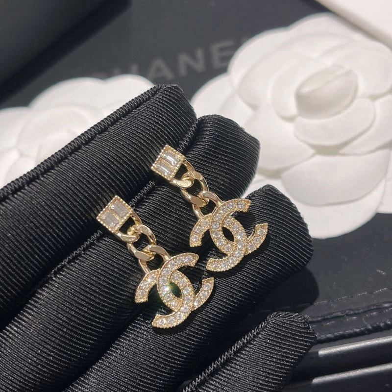Chanel Earrings Cozy 221492