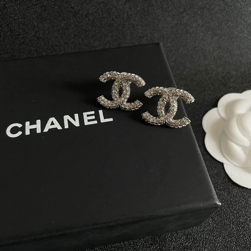 Chanel Earrings Comfortable 221464