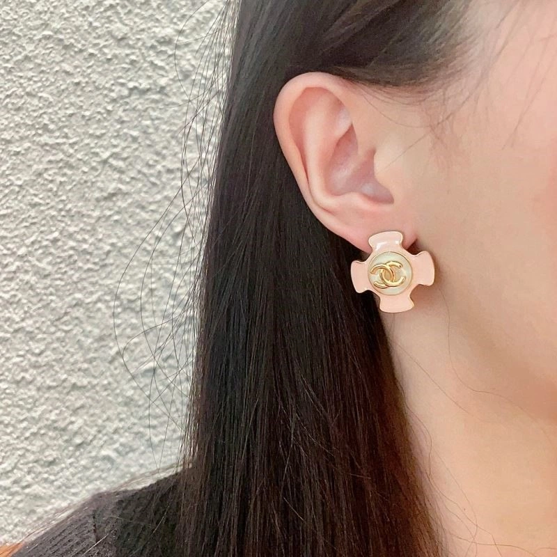 Comfortable Chanel Earrings 221455