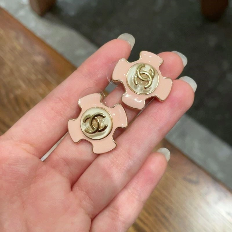 Comfortable Chanel Earrings 221455