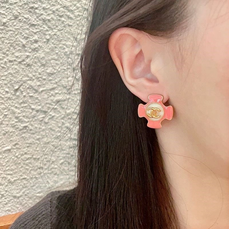 Comfortable Chanel Earrings 221451