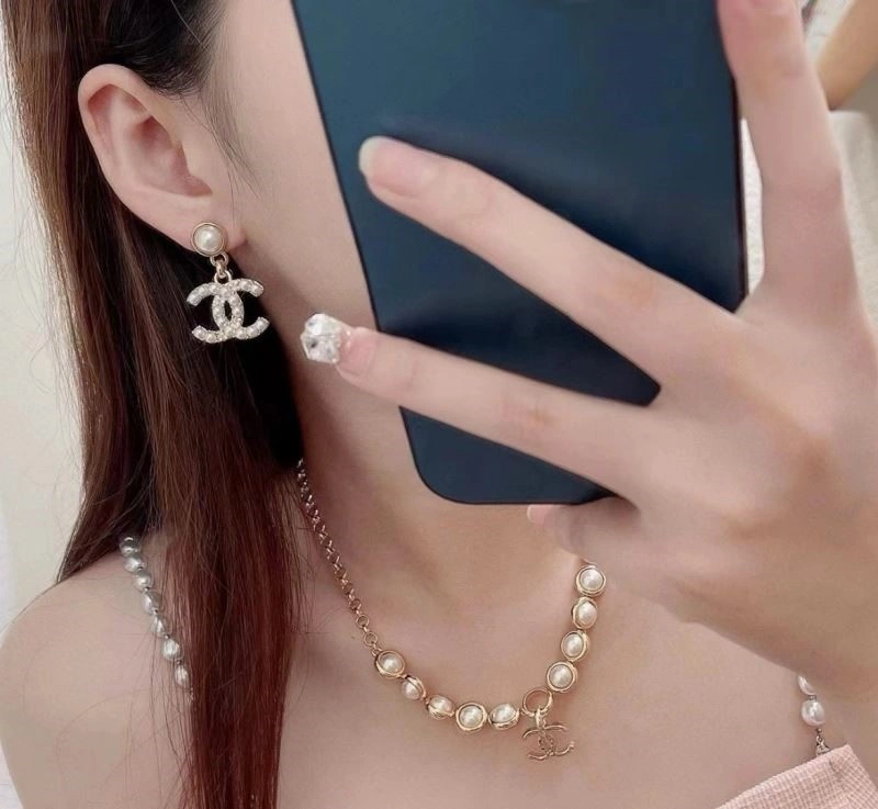 Chanel Earrings Elegant 221446