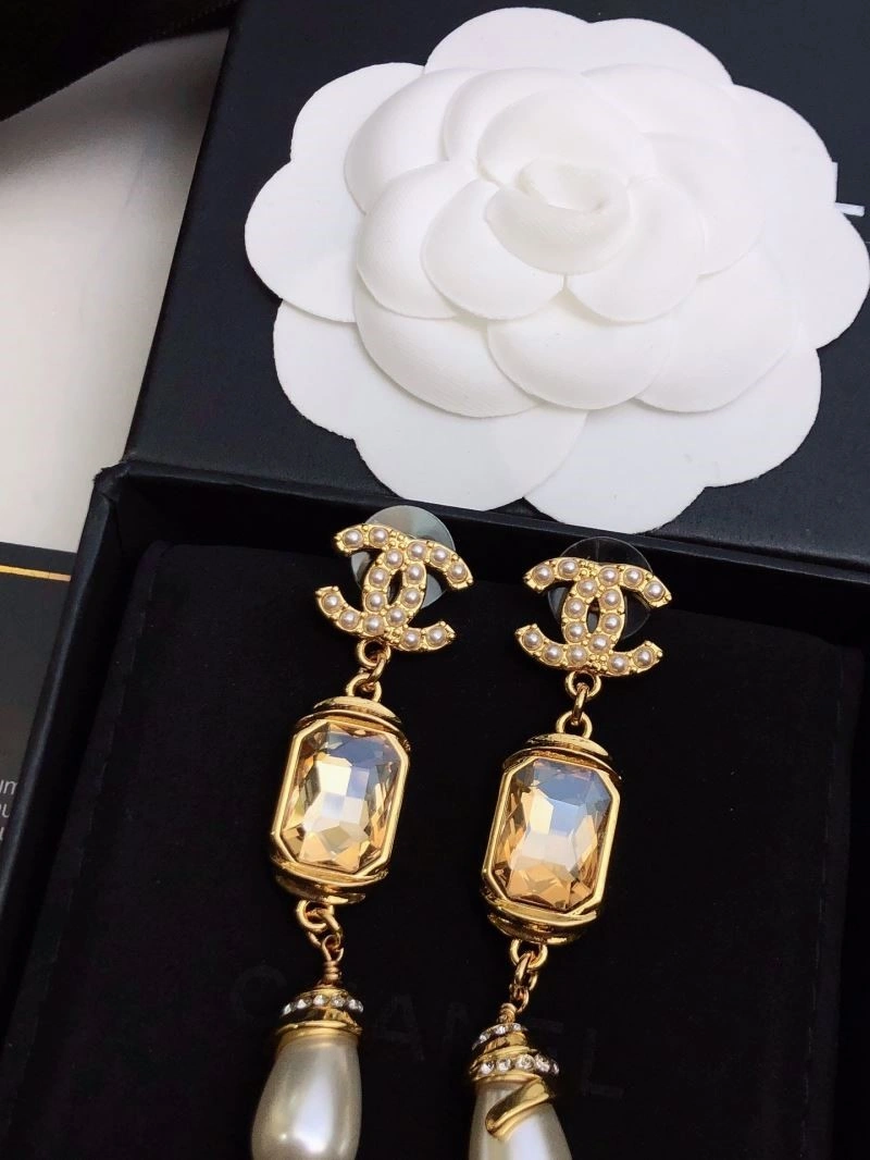 Snug Chanel Earrings 221416