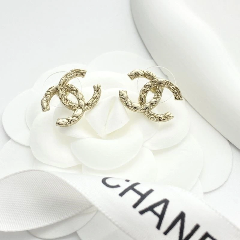 Snug Chanel Earrings 221396