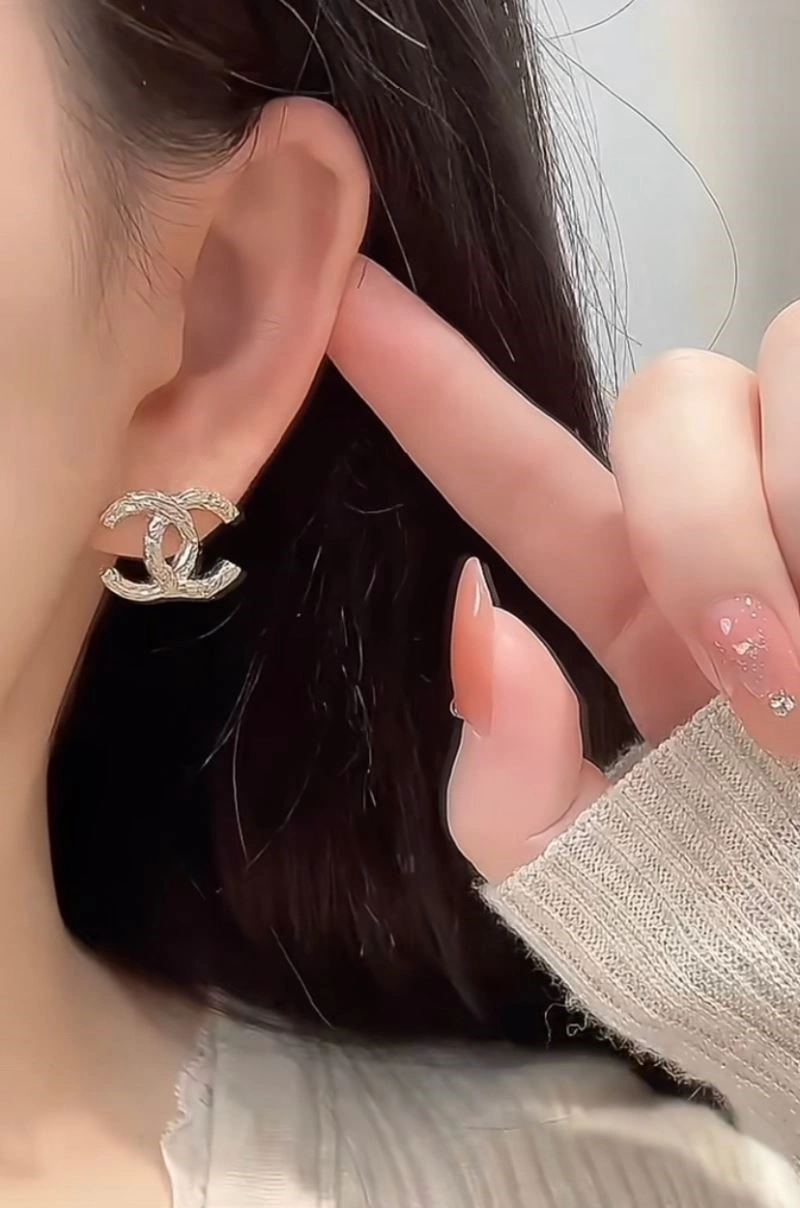 Snug Chanel Earrings 221396