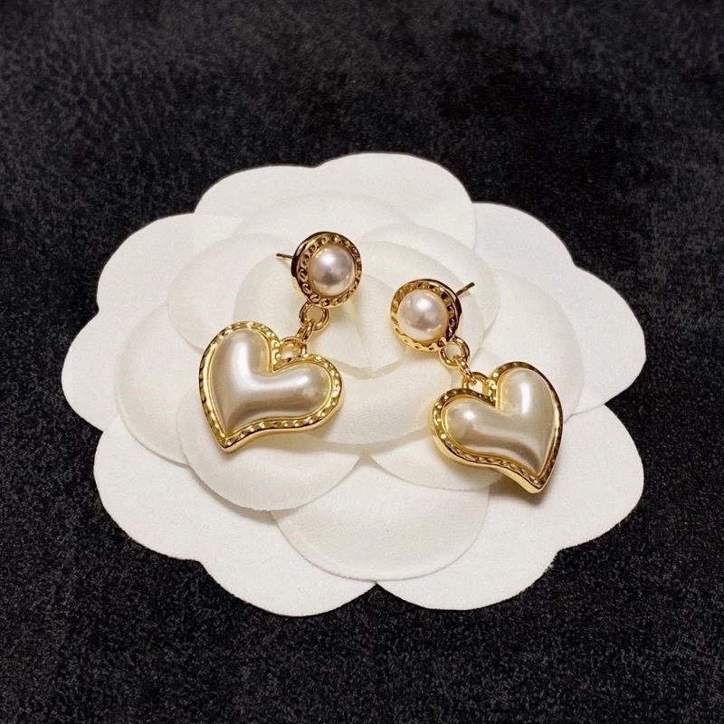 Lightweight Chanel Earrings 221407