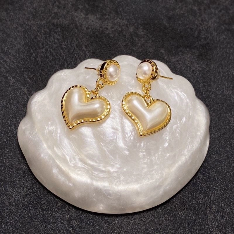 Lightweight Chanel Earrings 221407