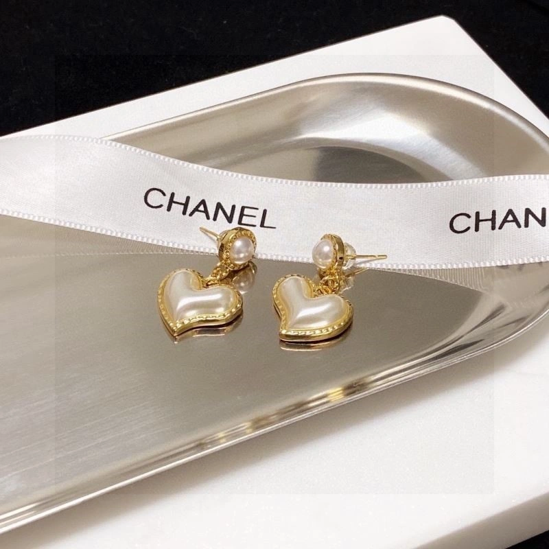 Lightweight Chanel Earrings 221407