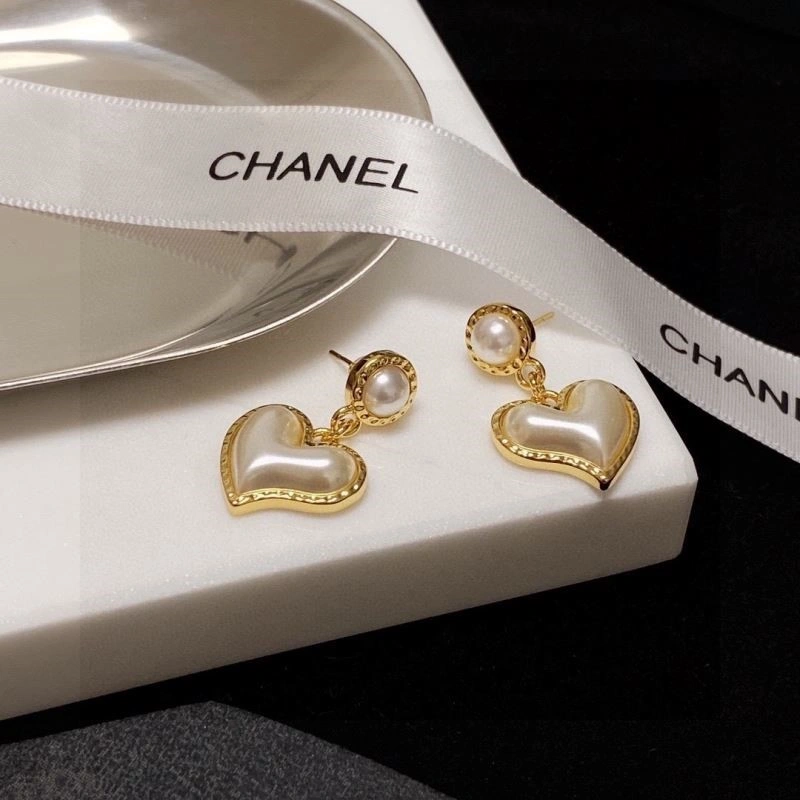 Lightweight Chanel Earrings 221407