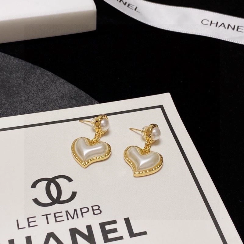 Lightweight Chanel Earrings 221407