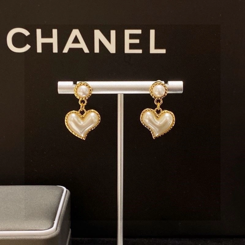 Lightweight Chanel Earrings 221407