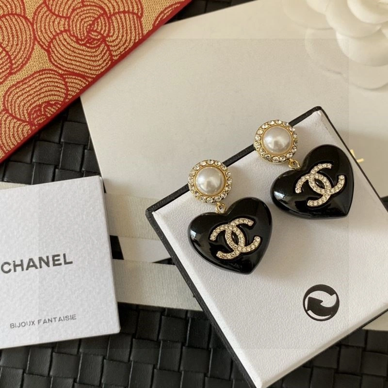 Sophisticated Chanel Earrings 221392