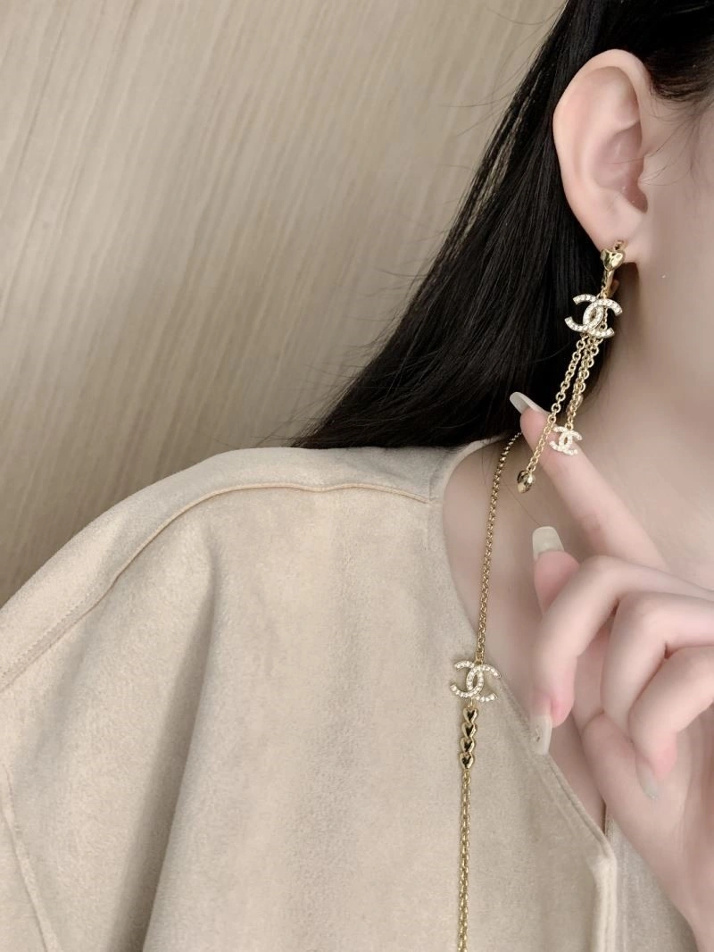 Minimalist Chanel Earrings 221362