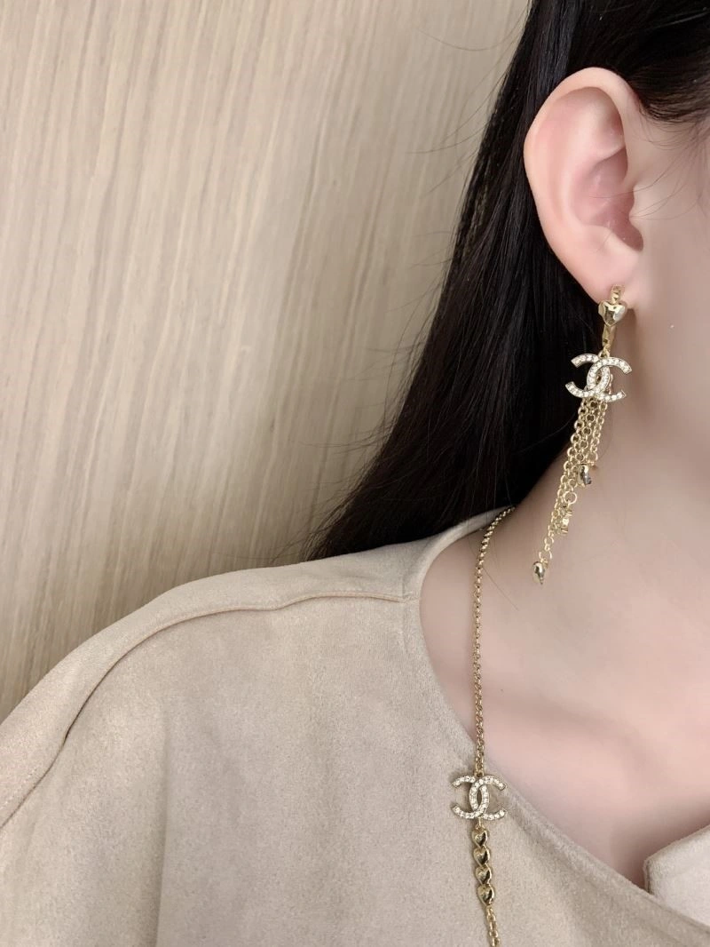 Minimalist Chanel Earrings 221362