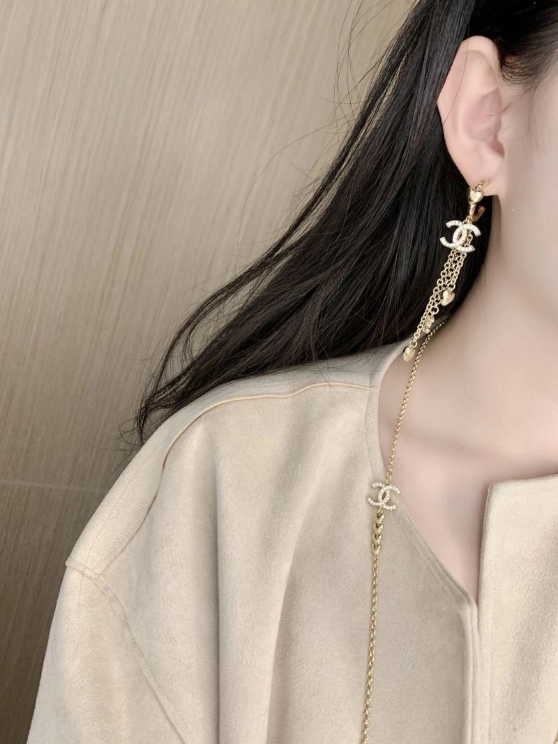 Minimalist Chanel Earrings 221362