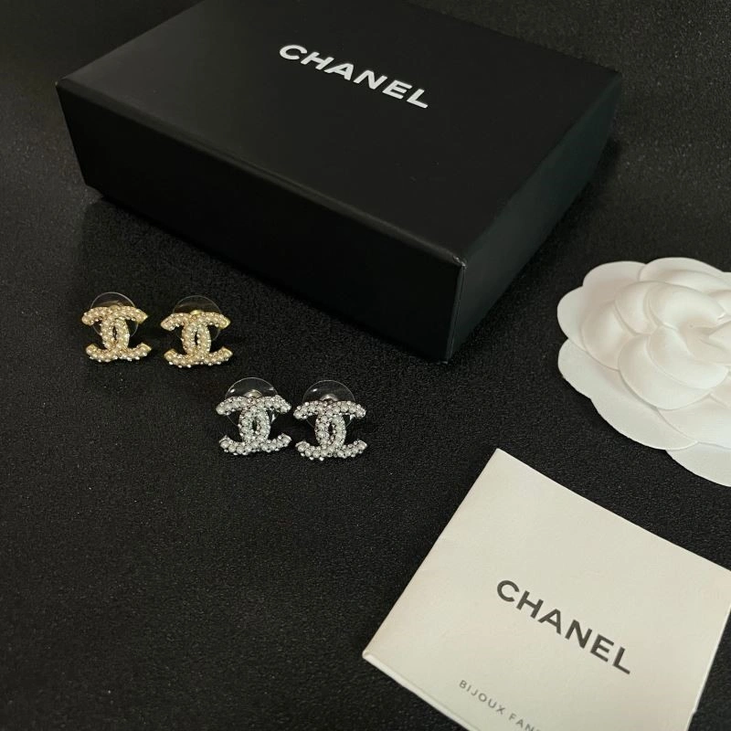 Chanel Earrings Versatile 221372
