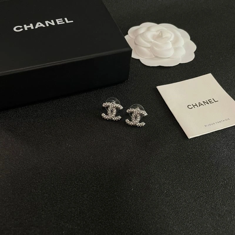 Chanel Earrings Versatile 221372