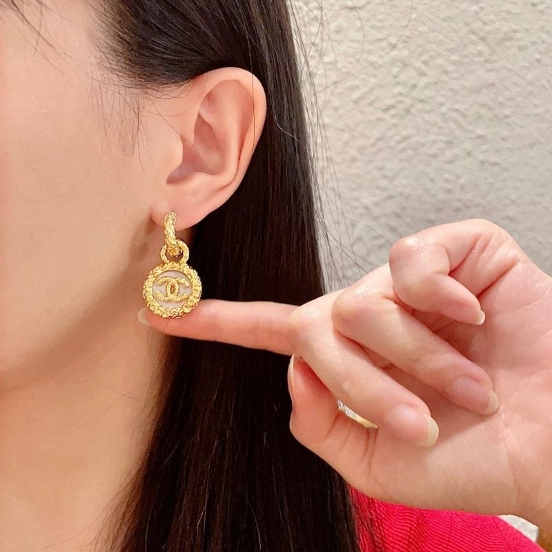 Chanel Earrings Effortless 221364