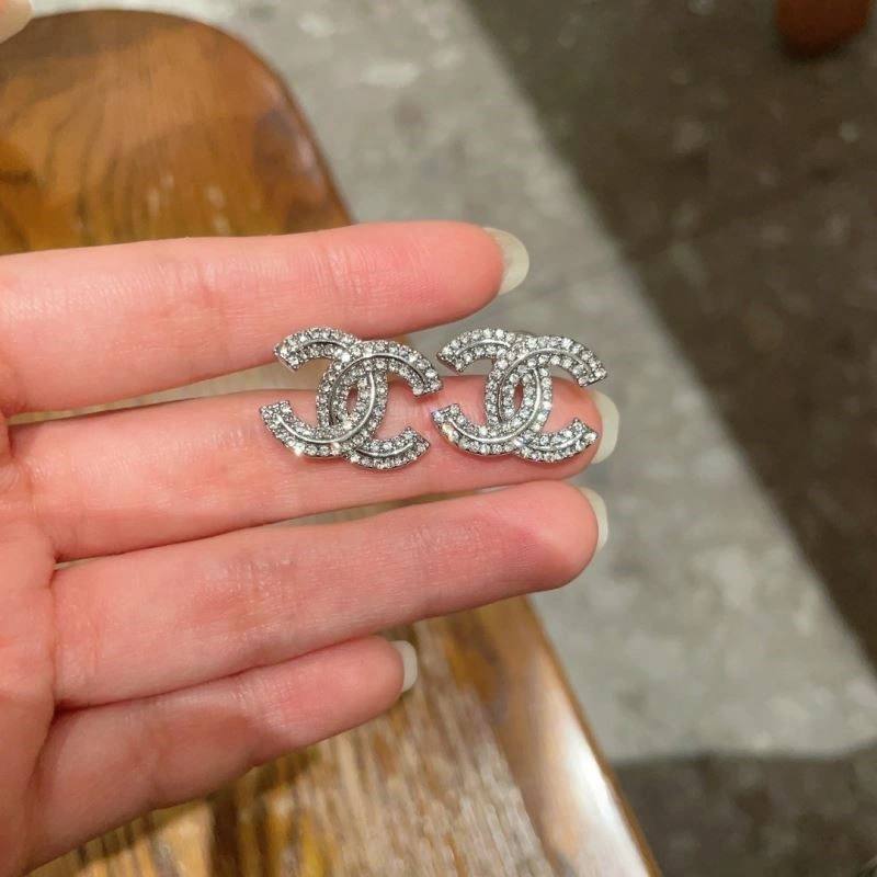 Reliable Chanel Earrings 221382
