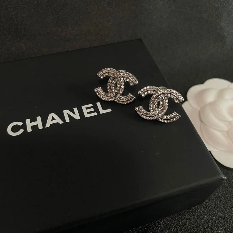 Reliable Chanel Earrings 221382