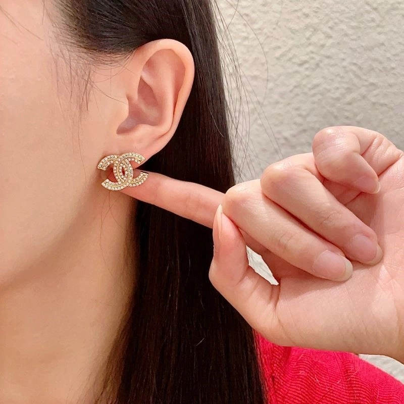 Reliable Chanel Earrings 221385