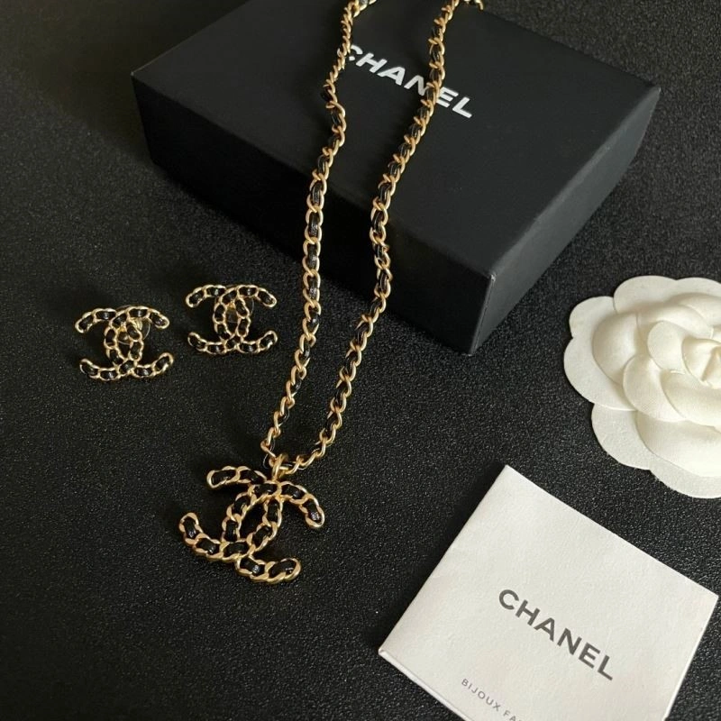 Chanel Earrings Sporty 221343