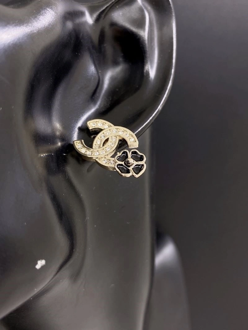 Sleek Chanel Earrings 221331