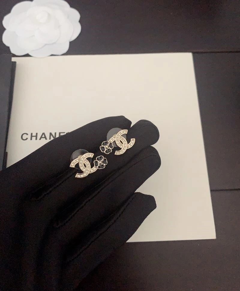 Sleek Chanel Earrings 221331