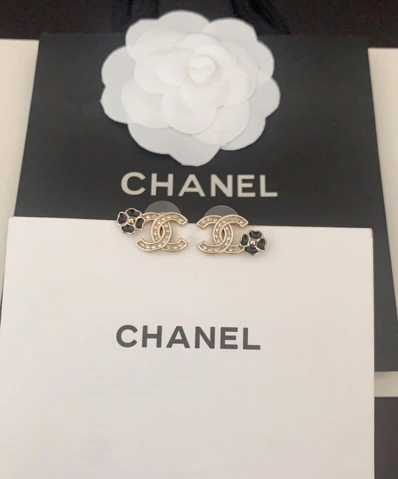 Sleek Chanel Earrings 221331