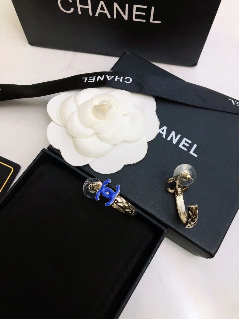 Refined Chanel Earrings 221317