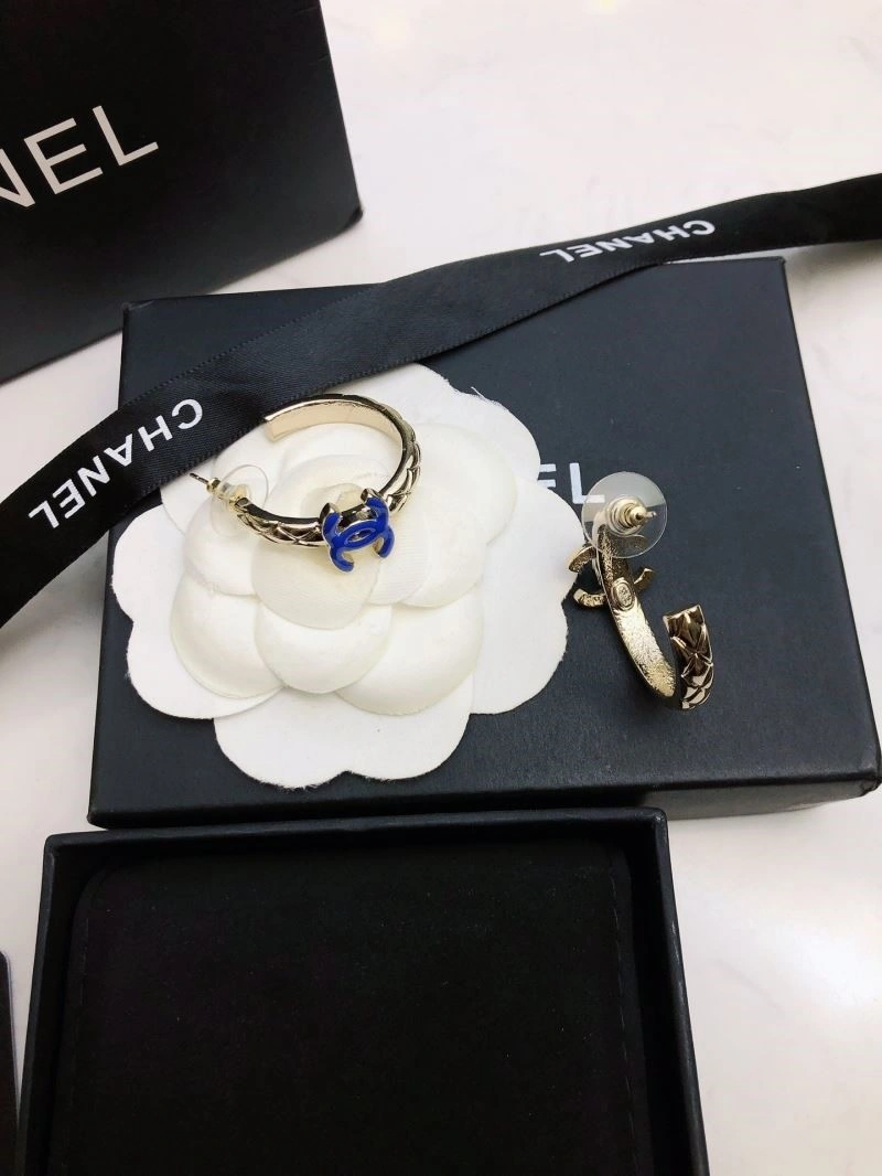 Refined Chanel Earrings 221317