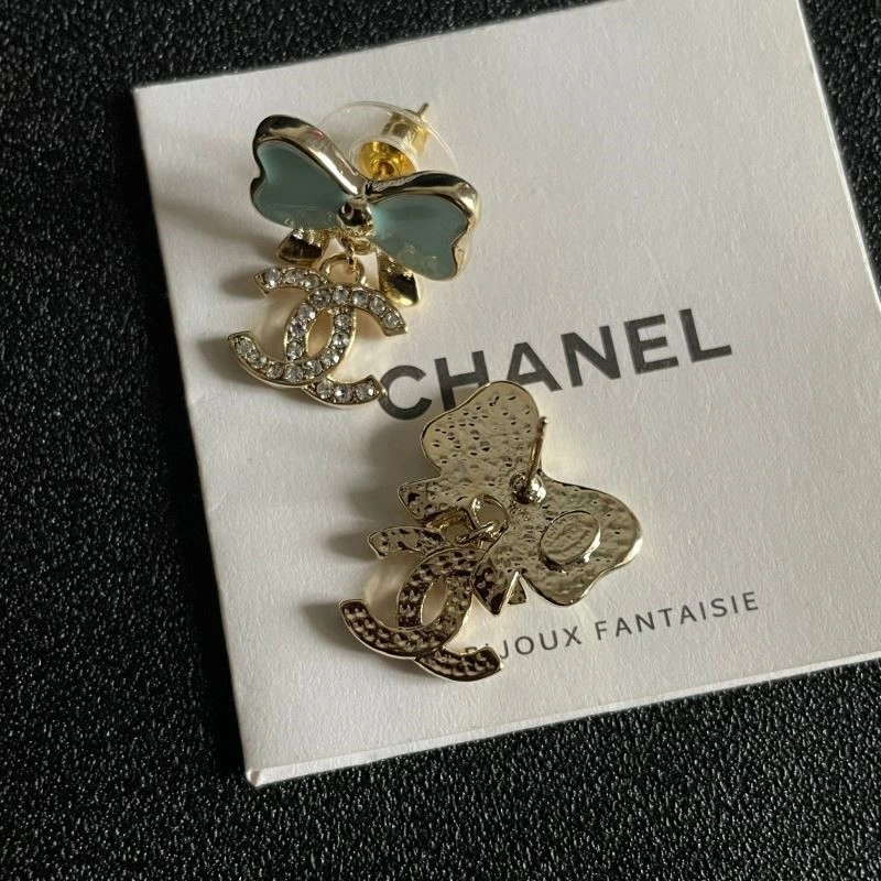 Sleek Chanel Earrings 221322